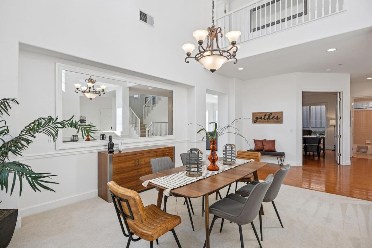 Chandelier, Dining room, Interior, Recessed Lighting, Wood Texture Flooring