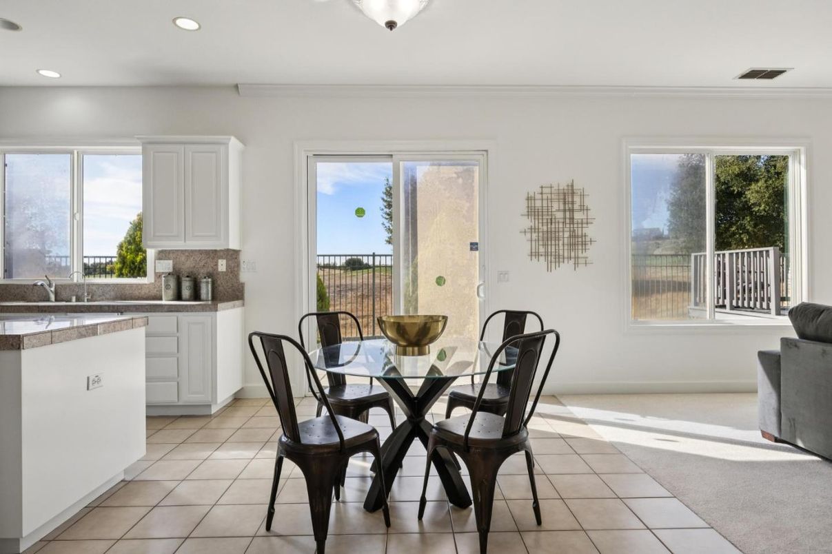 Dining room, Interior, Kitchen, Recessed Lighting