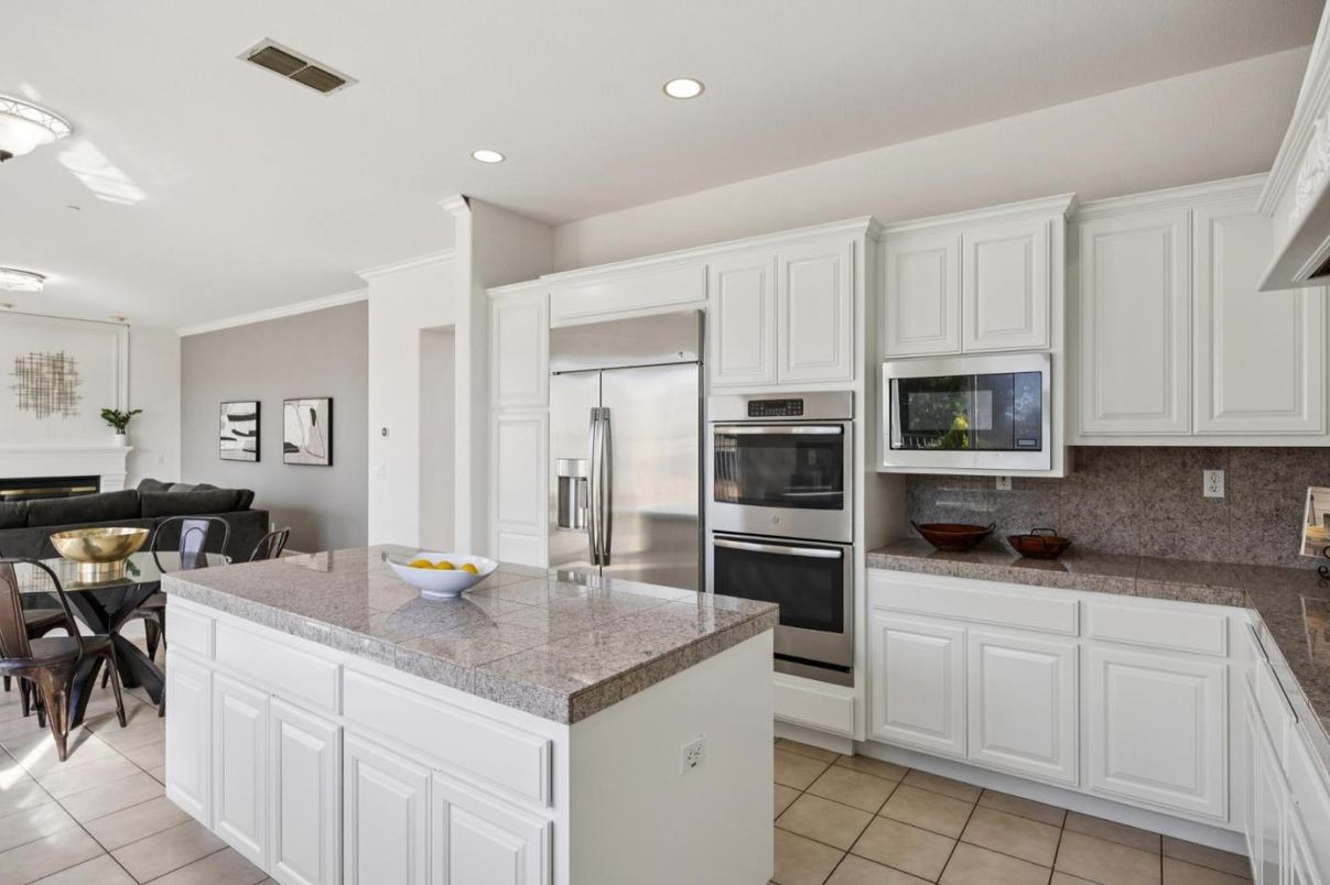Dining room, Interior, Kitchen, Recessed Lighting, Stainless Steel Appliances