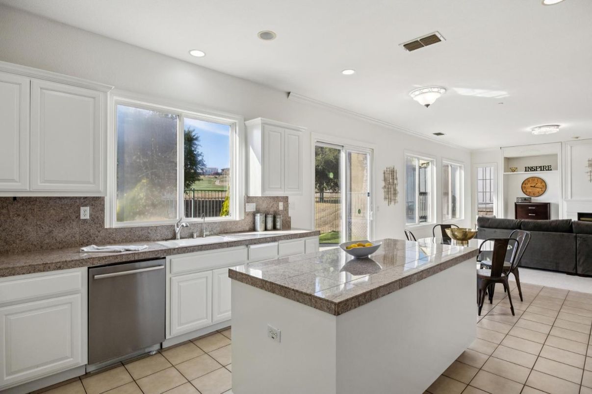 Dining room, Interior, Kitchen, Recessed Lighting, Stainless Steel Appliances