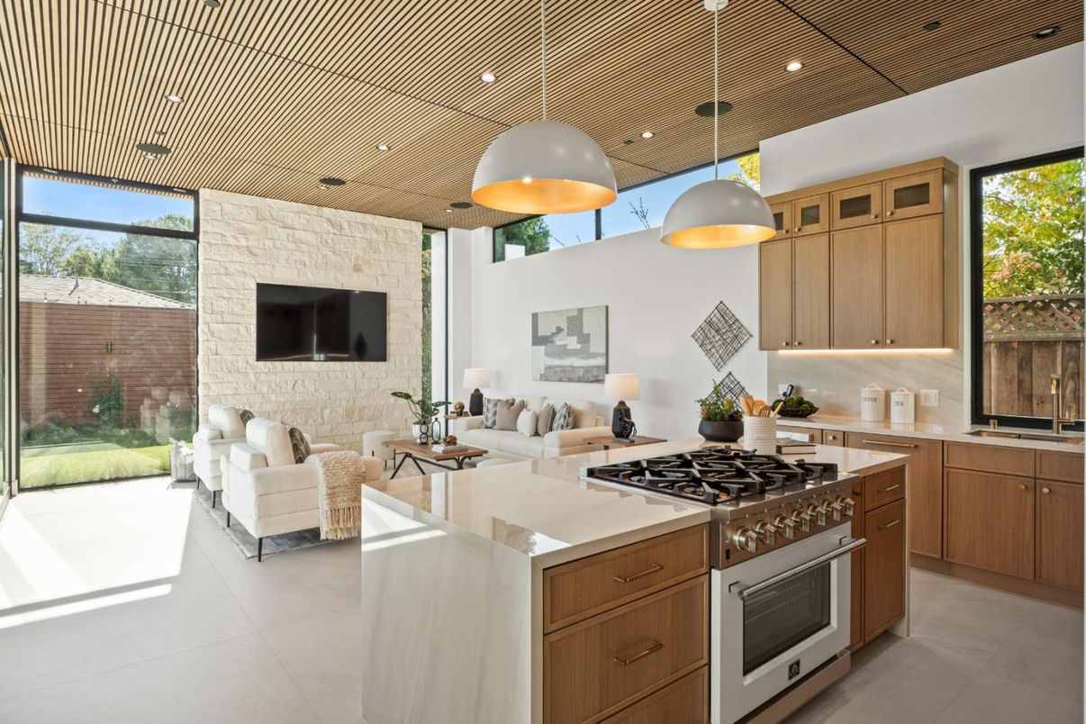 Interior, Kitchen, Living room, Pendant Lights, Recessed Lighting, Stainless Steel Appliances