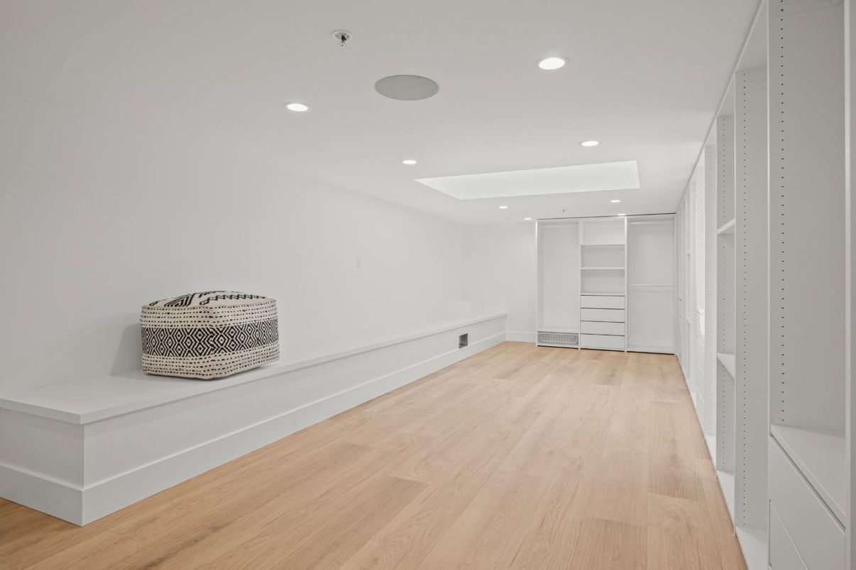 Interior, Recessed Lighting, Walk-in Closets, Wood Texture Flooring