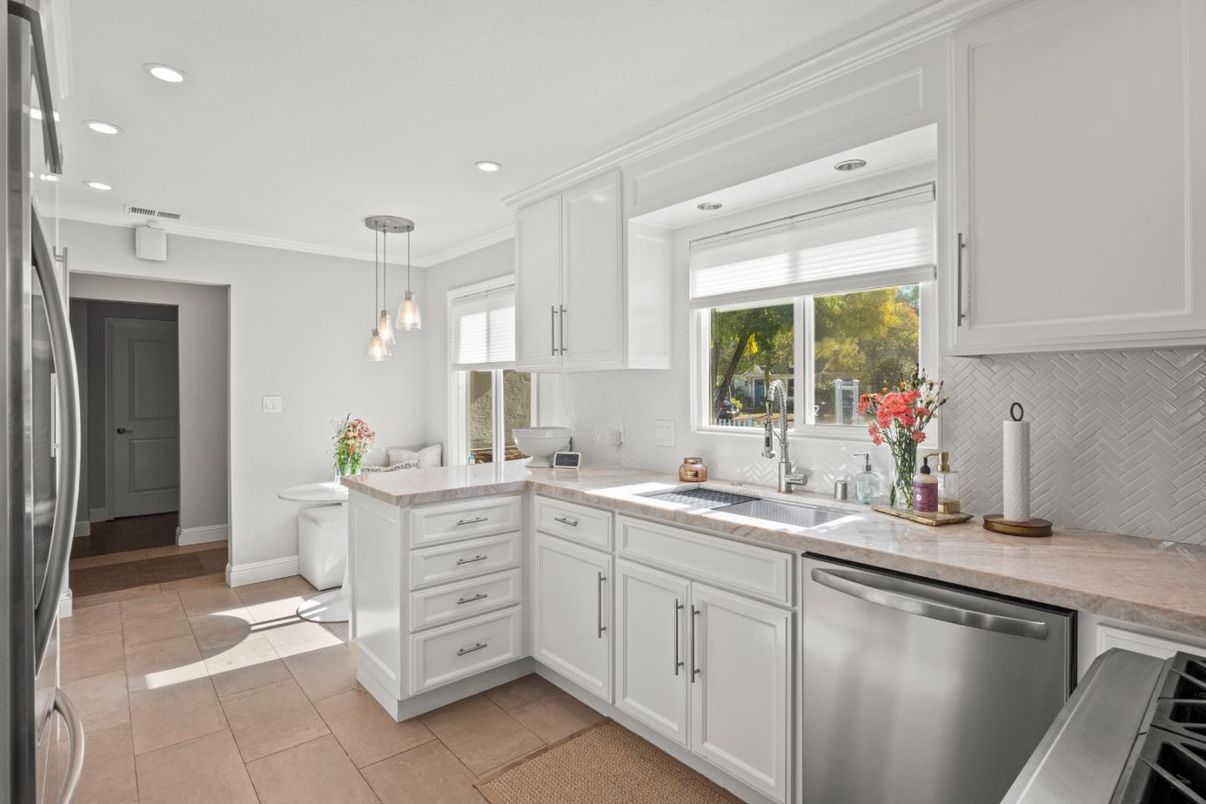 Interior, Kitchen, Pendant Lights, Recessed Lighting, Stainless Steel Appliances