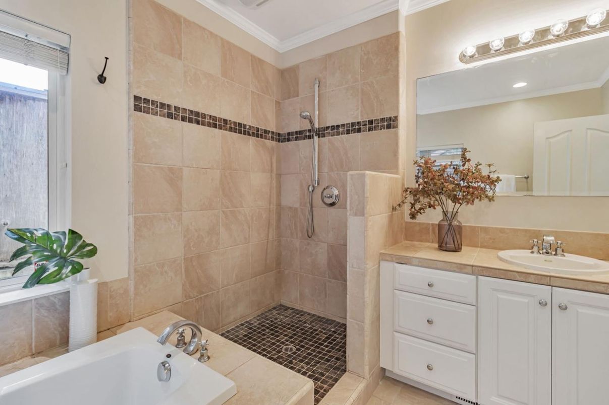 Bathroom, Interior, Tile Countertops