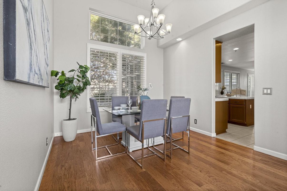 Chandelier, Dining room, Interior, Recessed Lighting, Wood Texture Flooring