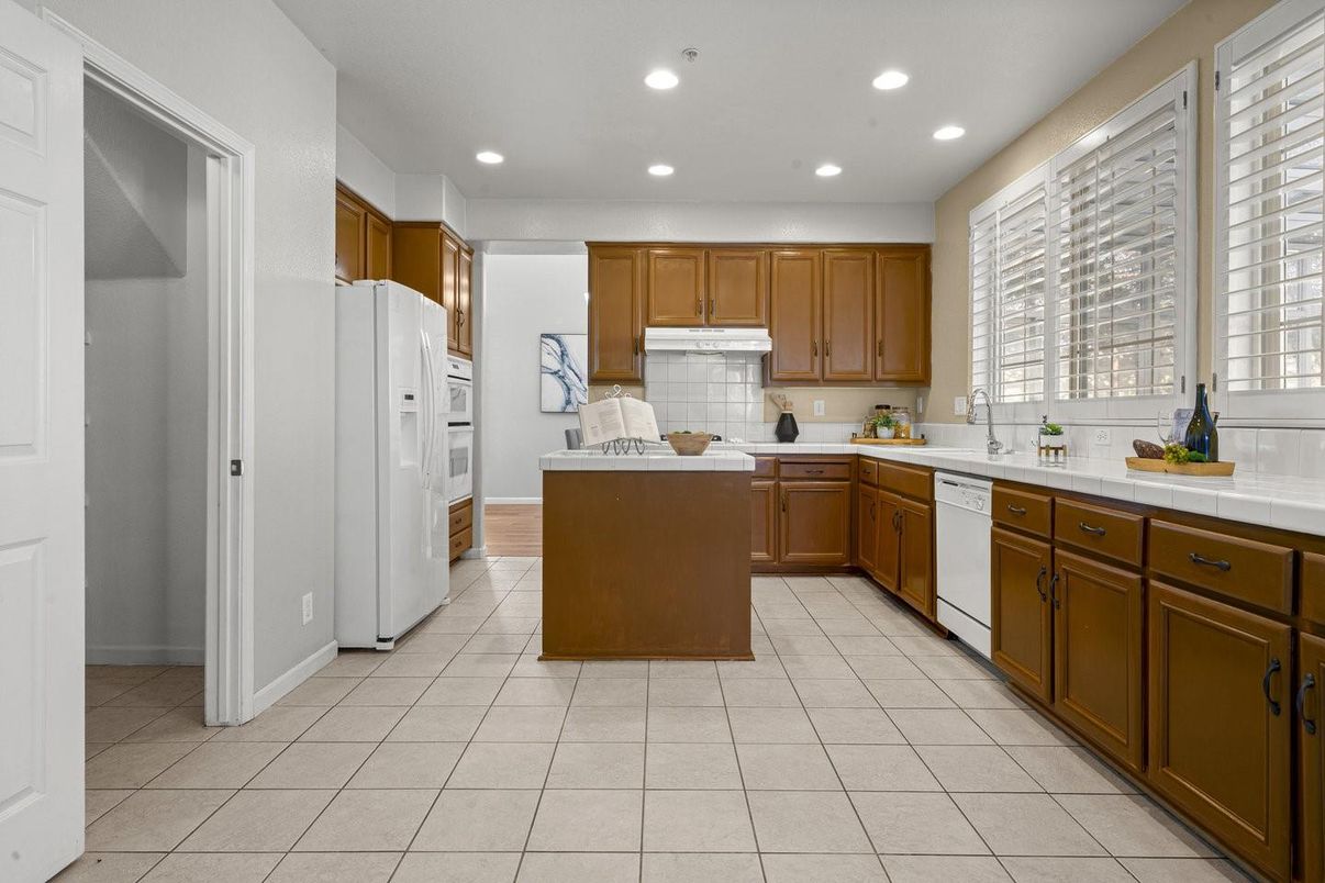 Interior, Kitchen, Recessed Lighting, Tile Countertops