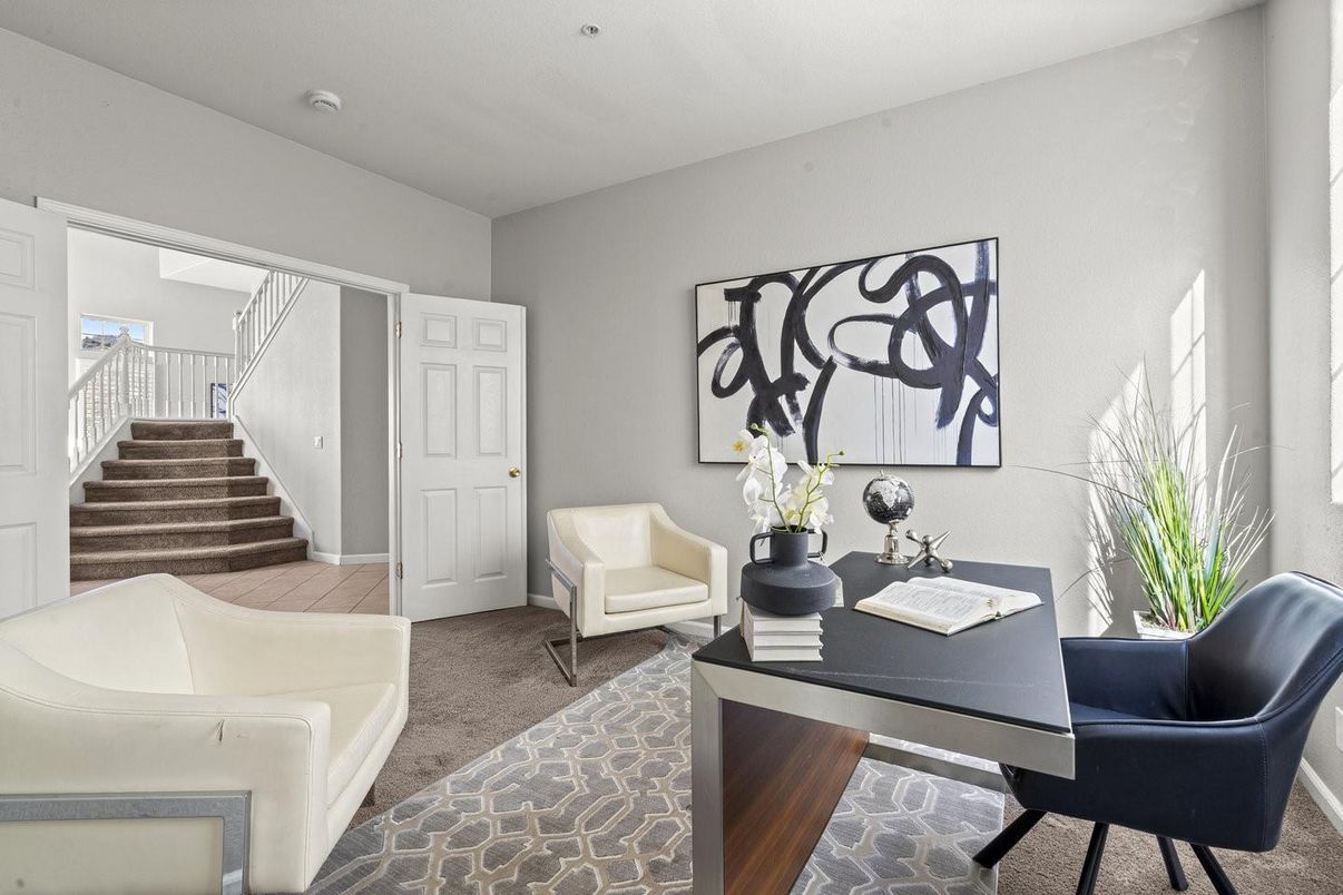 Home Office, Interior