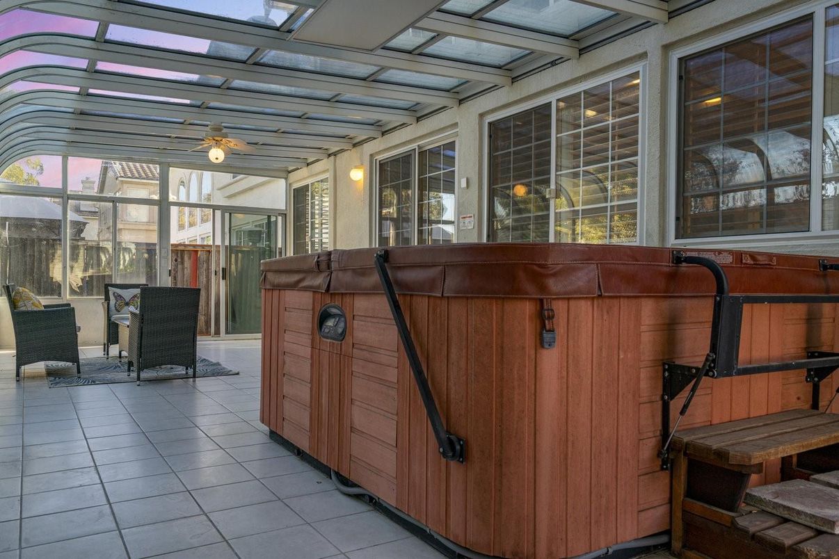 Hot Tub, Interior, Sun Room