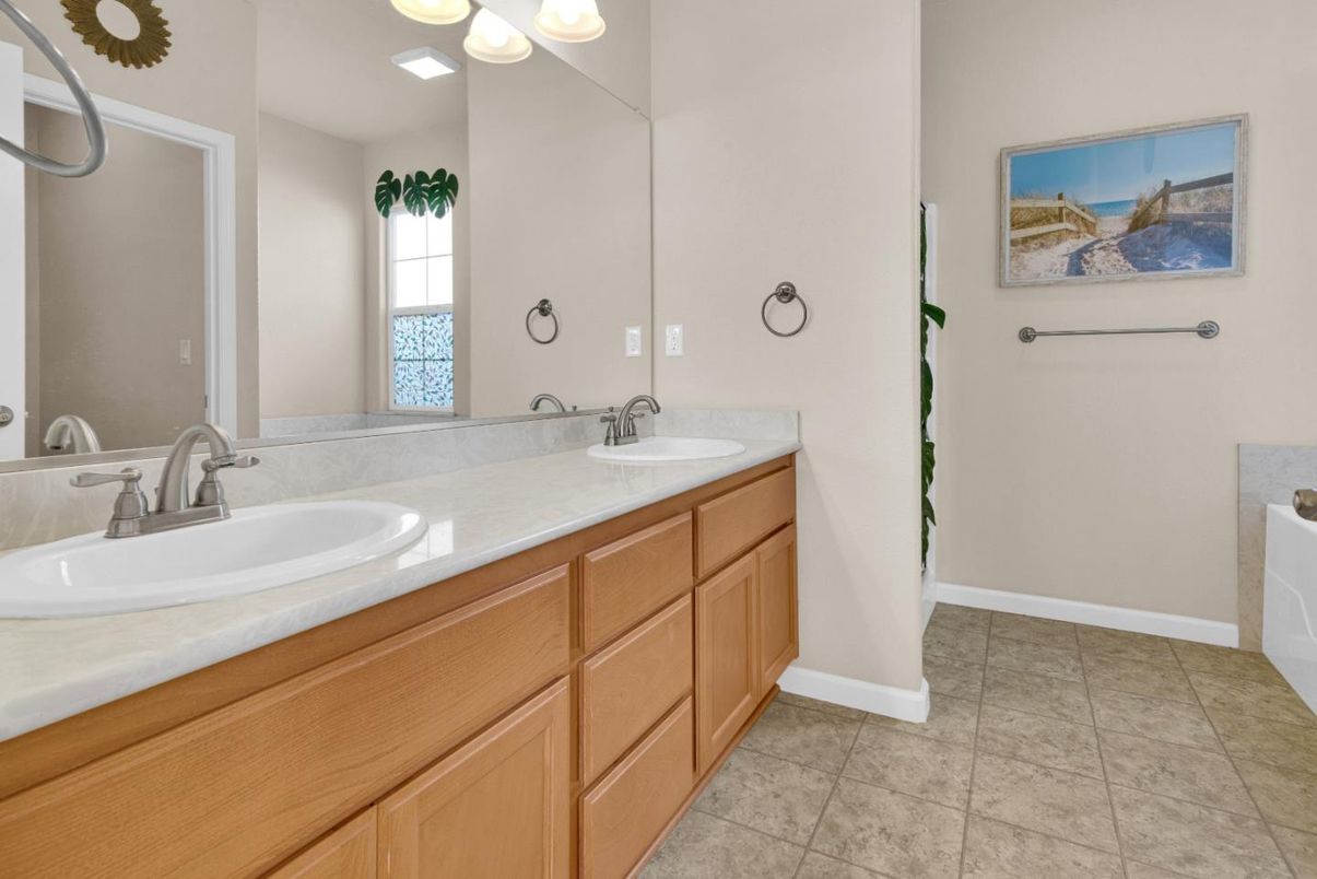 Bathroom, Dual Sink Vanities, Interior