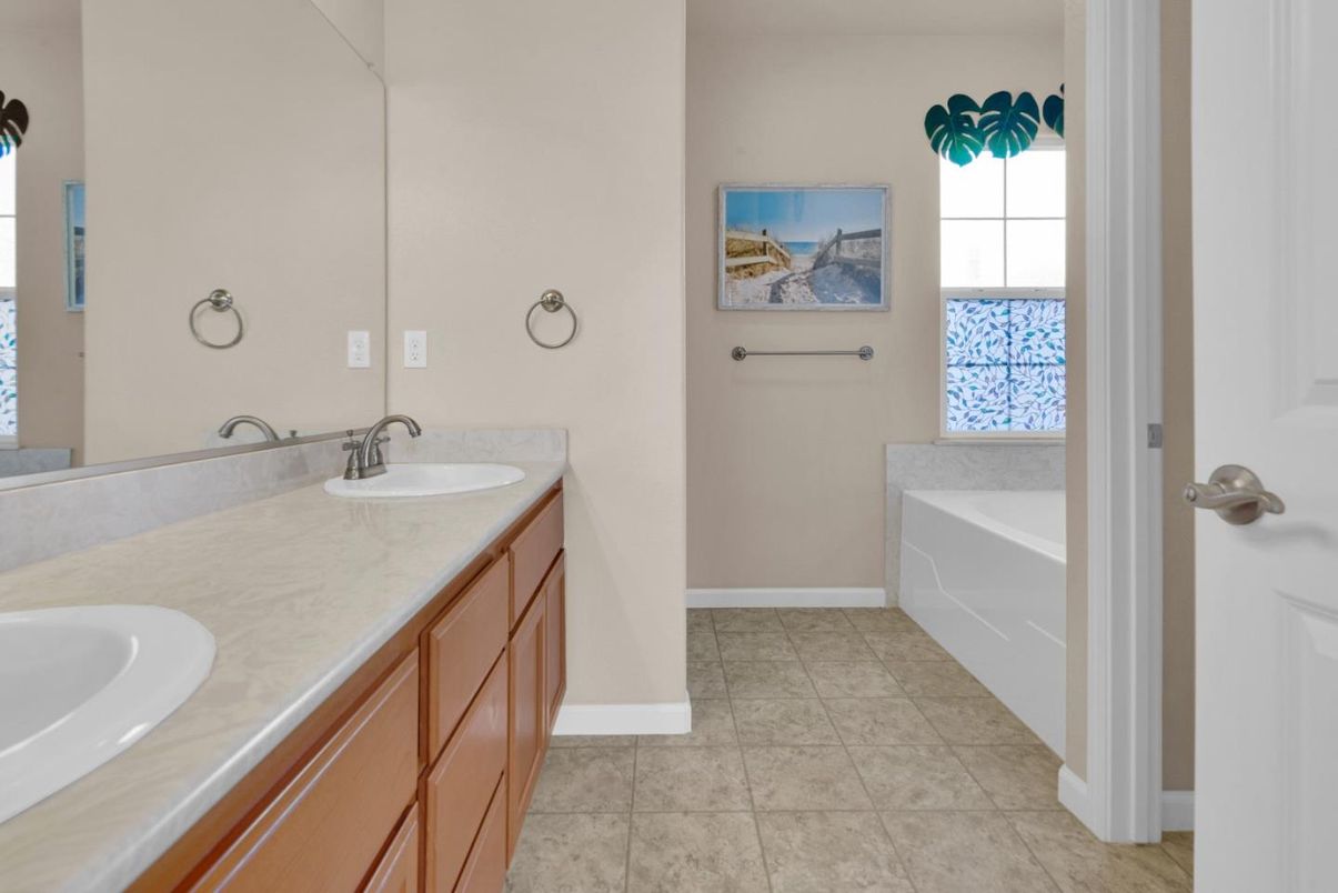 Bathroom, Dual Sink Vanities, Interior