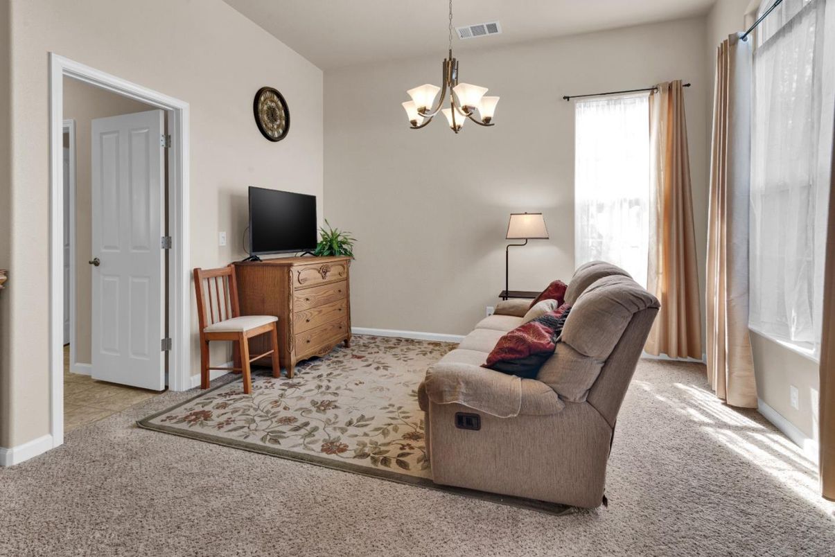 Chandelier, Interior, Living room
