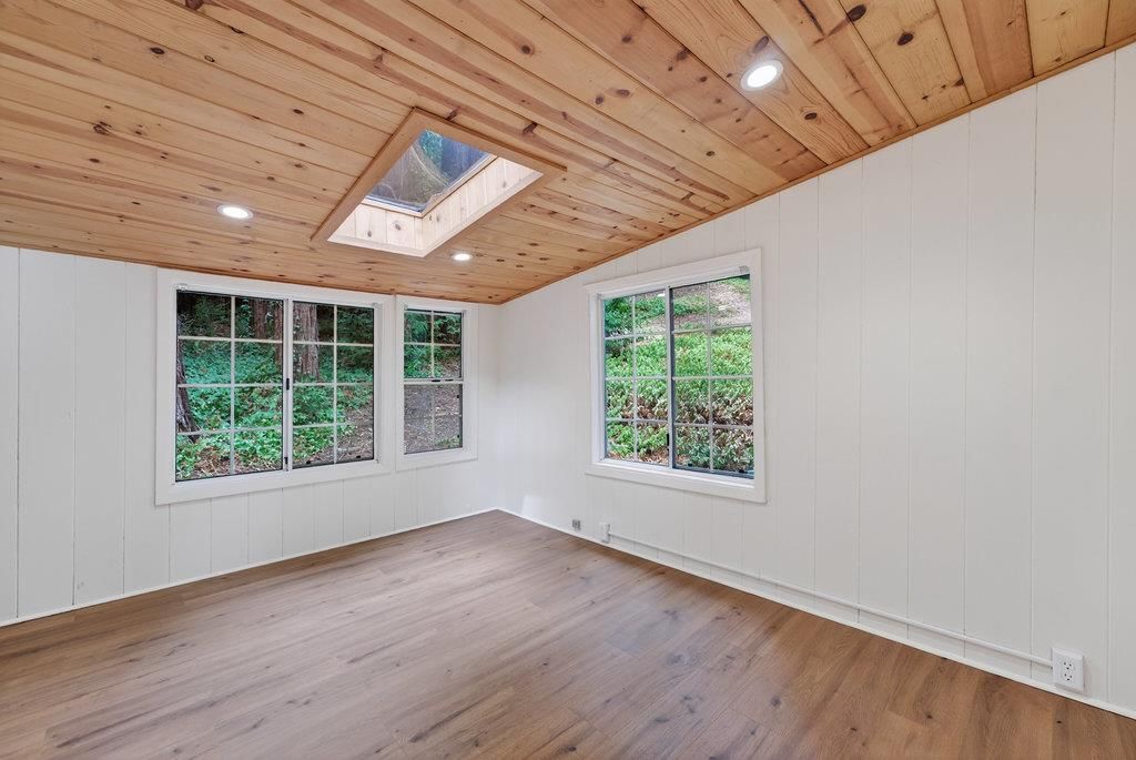 Empty room, Interior, Recessed Lighting, Wooden Ceilings, Wood Texture Flooring