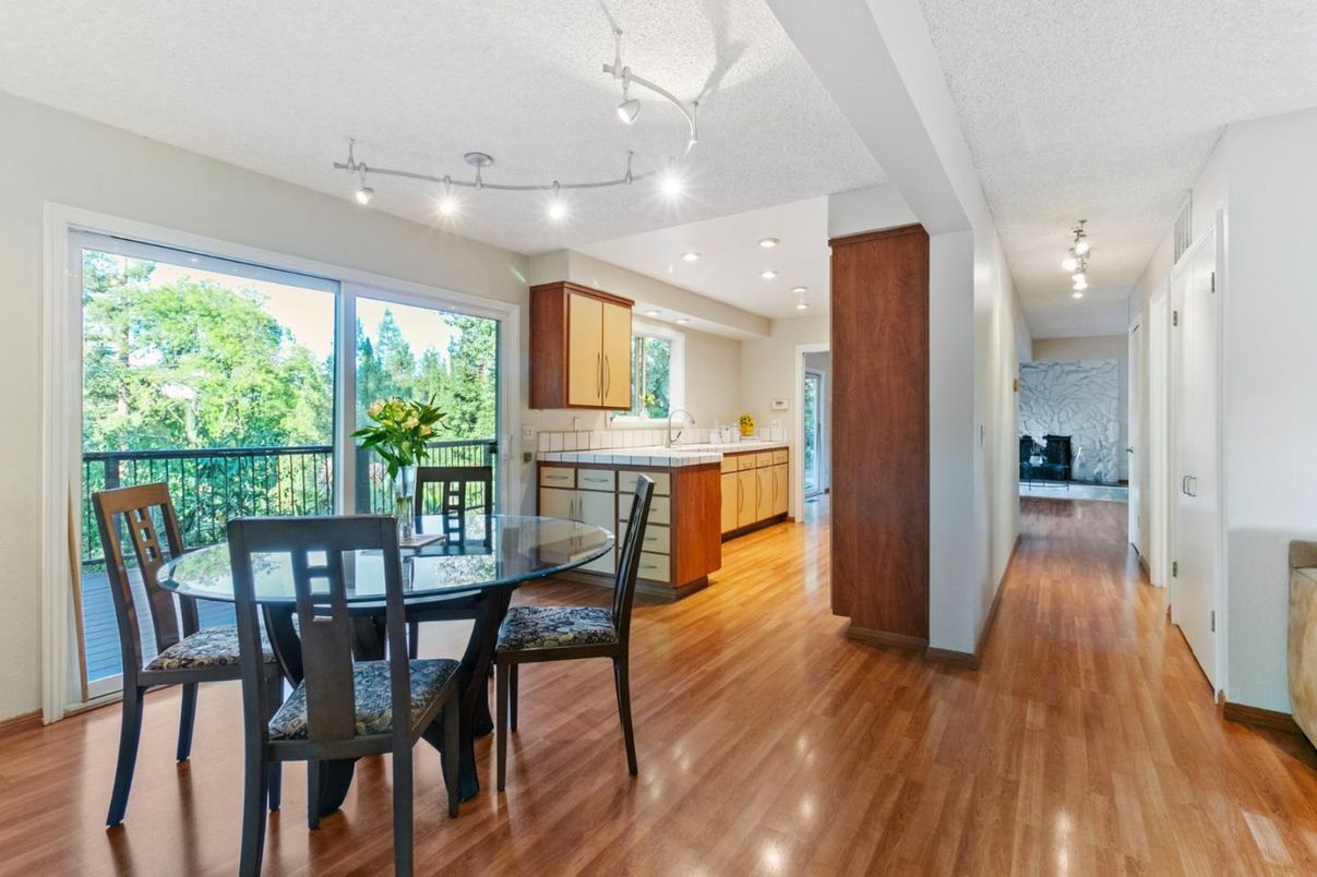 Dining room, Interior, Kitchen, Recessed Lighting, Wood Texture Flooring