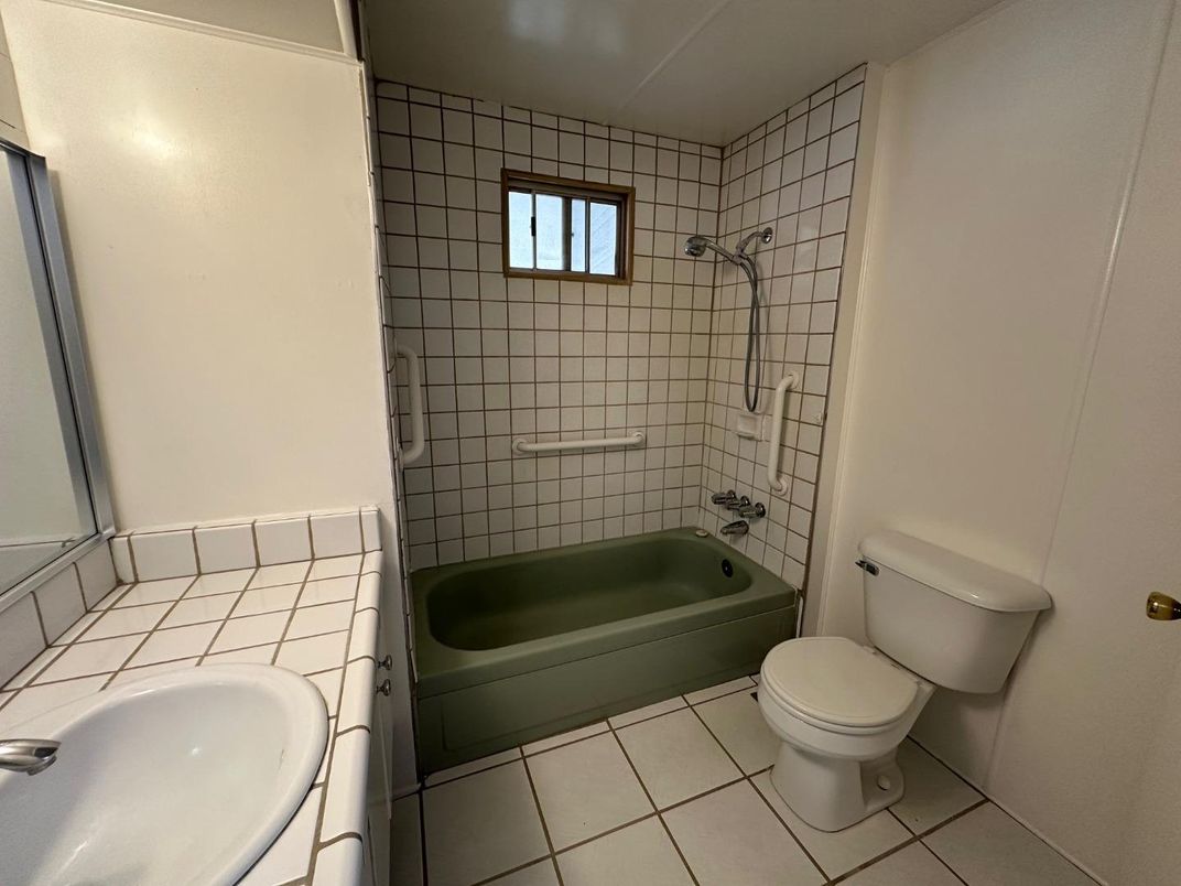 Bathroom, Interior, Tile Countertops