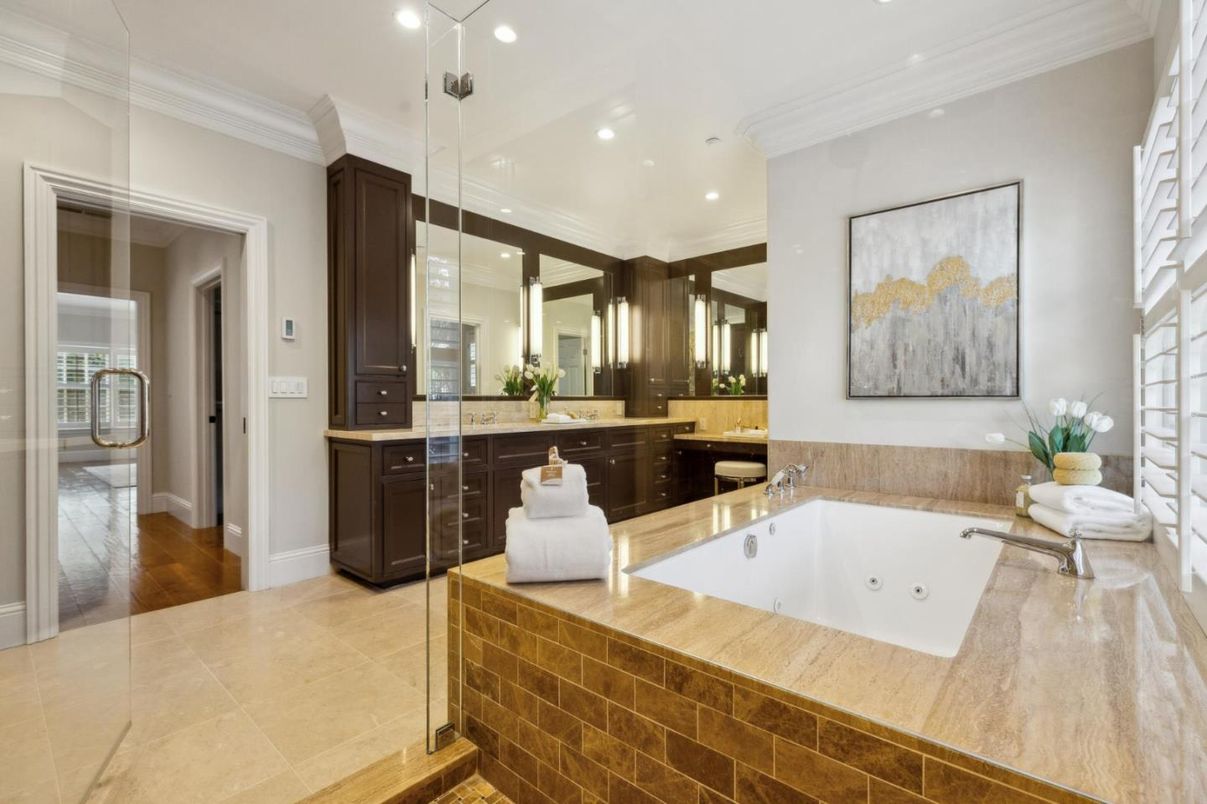 Bathroom, Interior, Recessed Lighting, Wood Texture Flooring