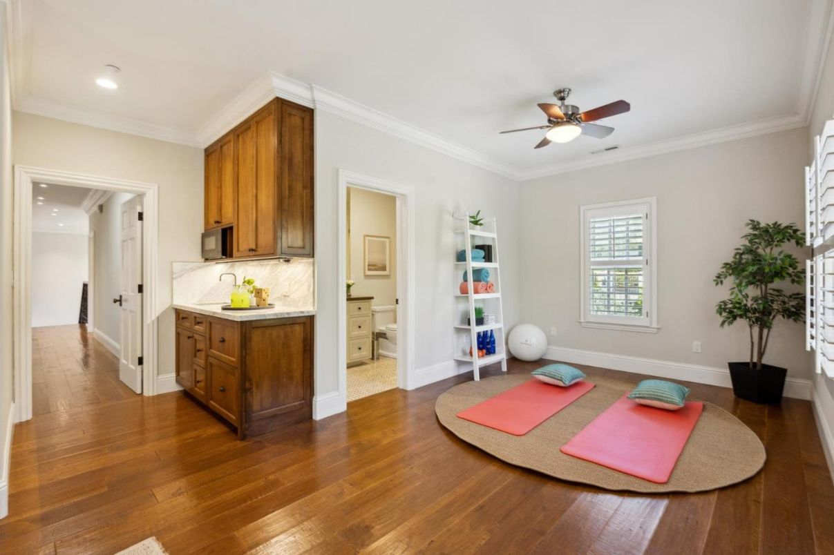 Interior, Recessed Lighting, Wood Texture Flooring
