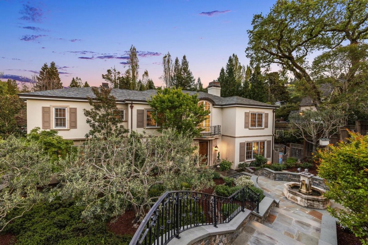Backyard, Exterior, Facade, French Provincial