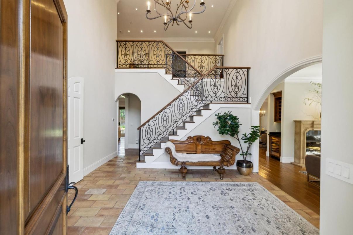 Chandelier, Interior, Recessed Lighting, Wood Texture Flooring