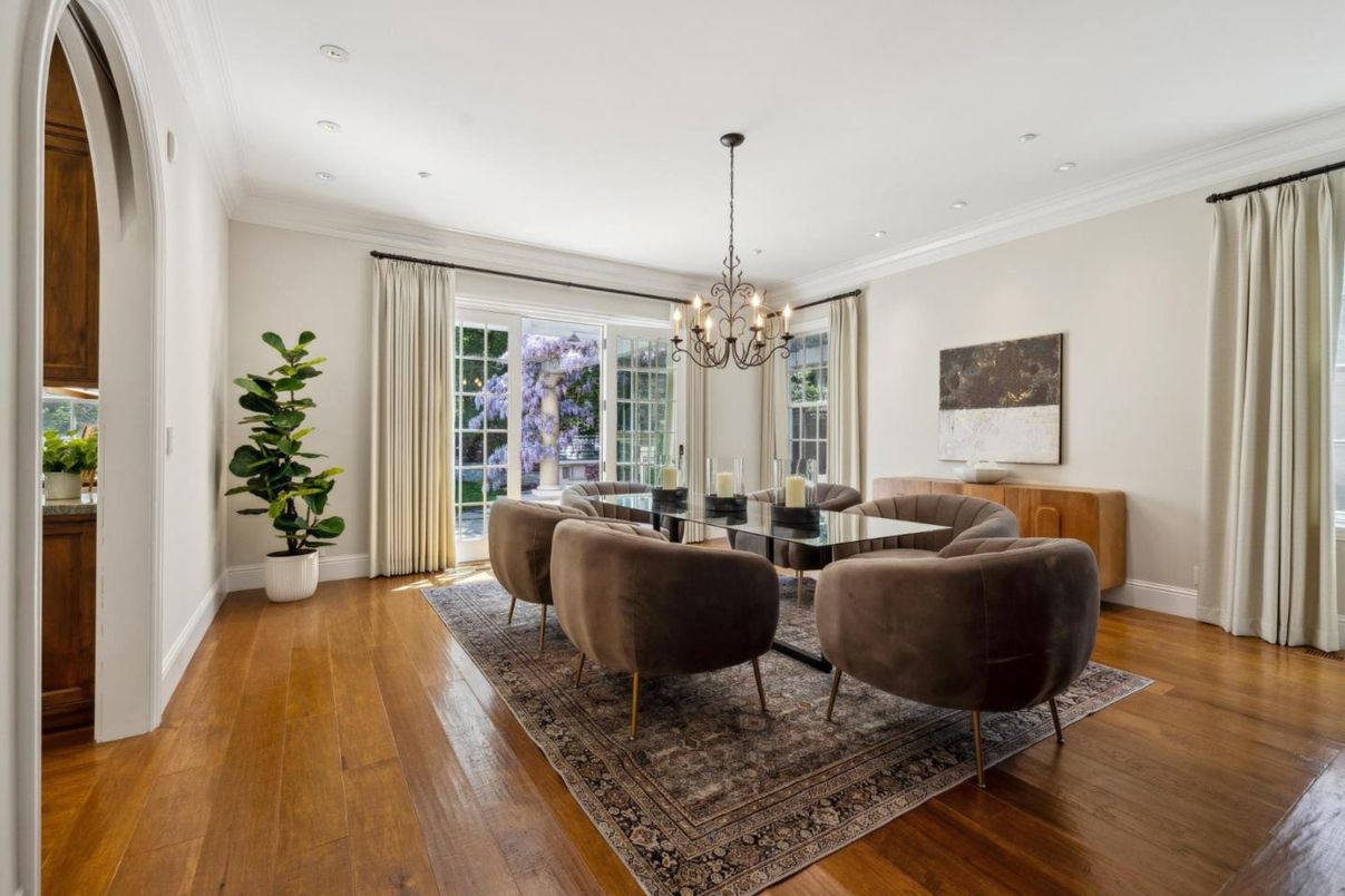 Chandelier, Dining room, Interior, Living room, Recessed Lighting, Wood Texture Flooring