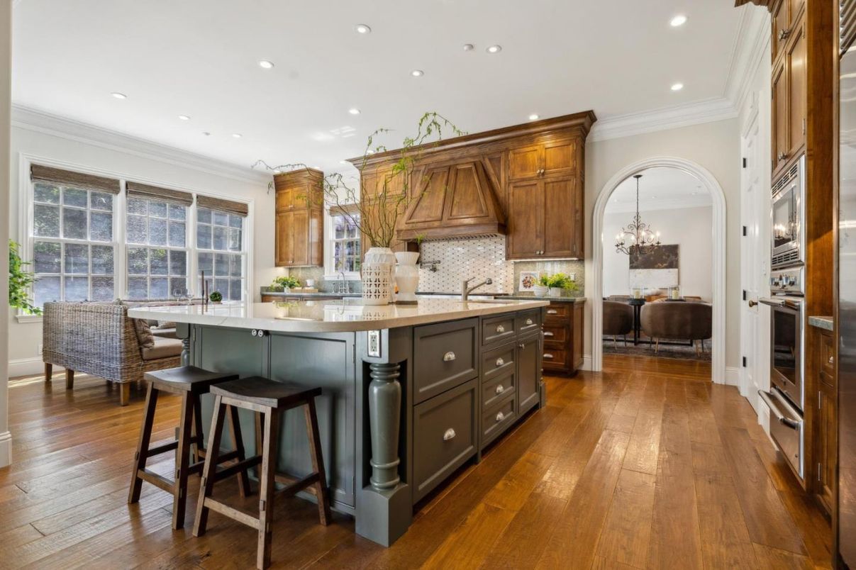 Chandelier, Dining room, Interior, Kitchen, Recessed Lighting, Wood Texture Flooring