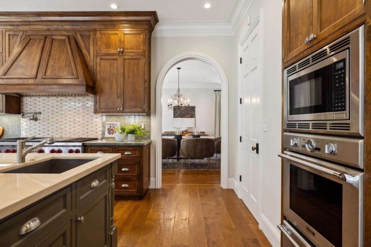 Chandelier, Dining room, Interior, Kitchen, Recessed Lighting, Stainless Steel Appliances, Wood Texture Flooring