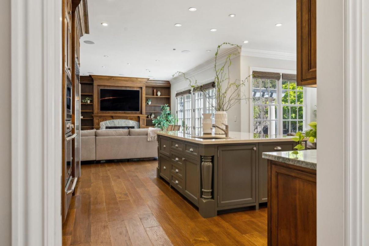Interior, Kitchen, Living room, Recessed Lighting, Wood Texture Flooring