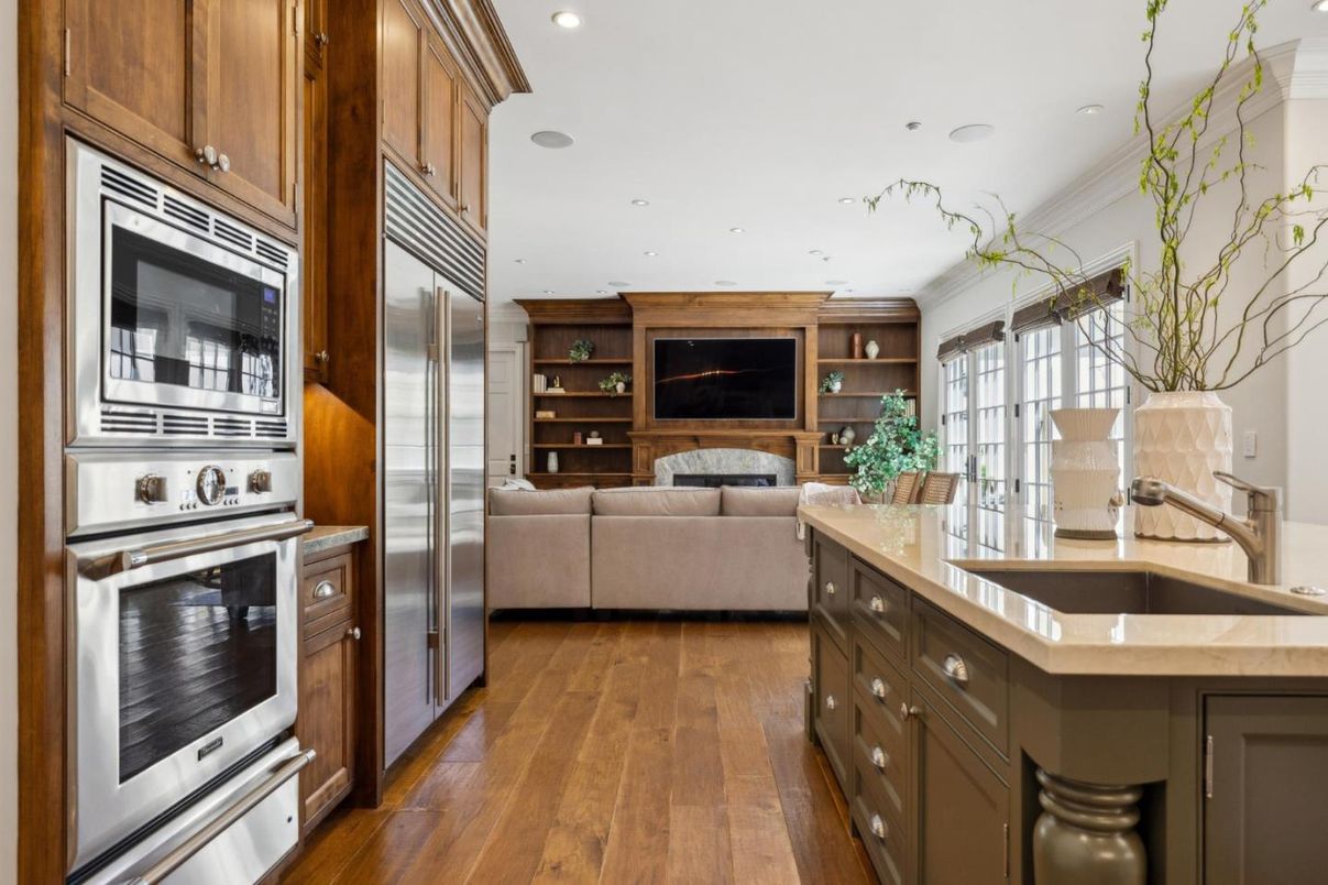 Interior, Kitchen, Living room, Recessed Lighting, Stainless Steel Appliances, Wood Texture Flooring