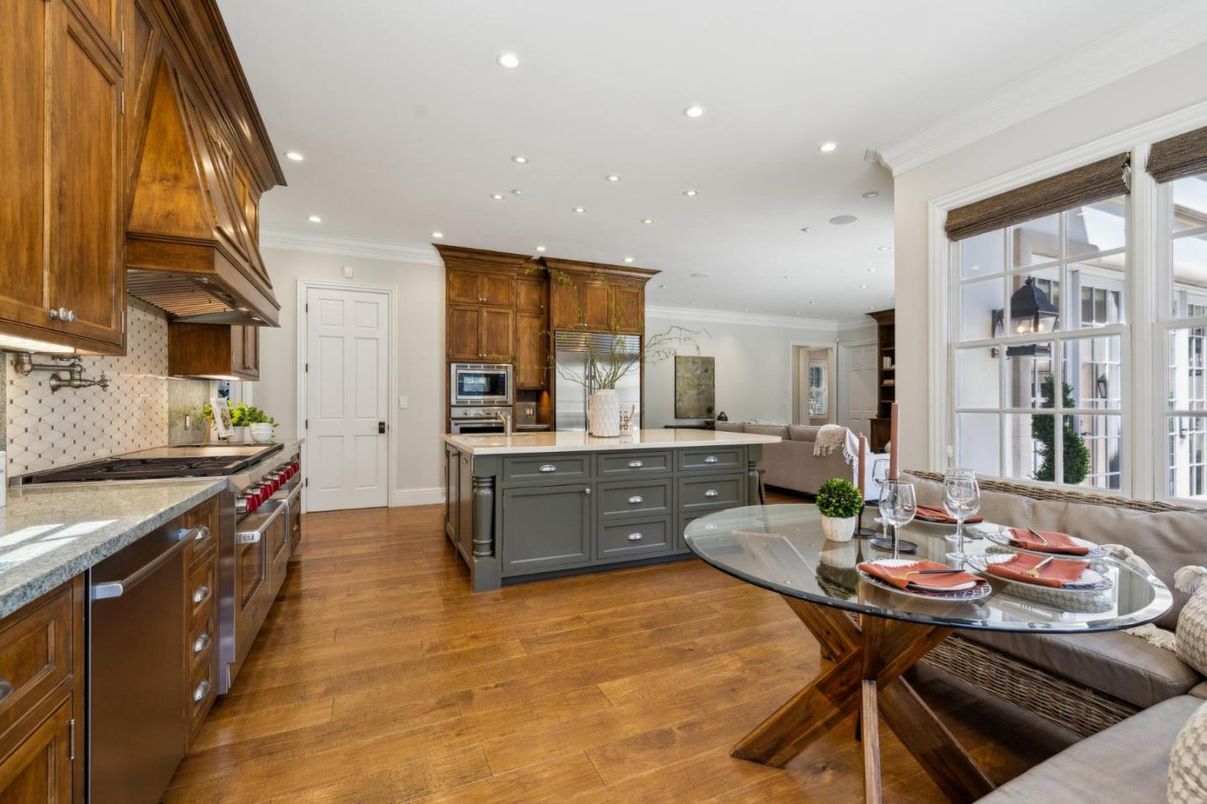 Dining room, Interior, Kitchen, Recessed Lighting, Stainless Steel Appliances, Wood Texture Flooring
