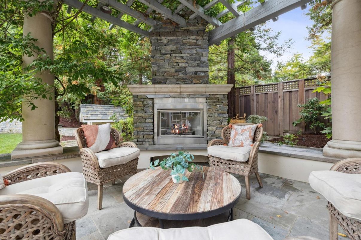 Exterior, Fireplace