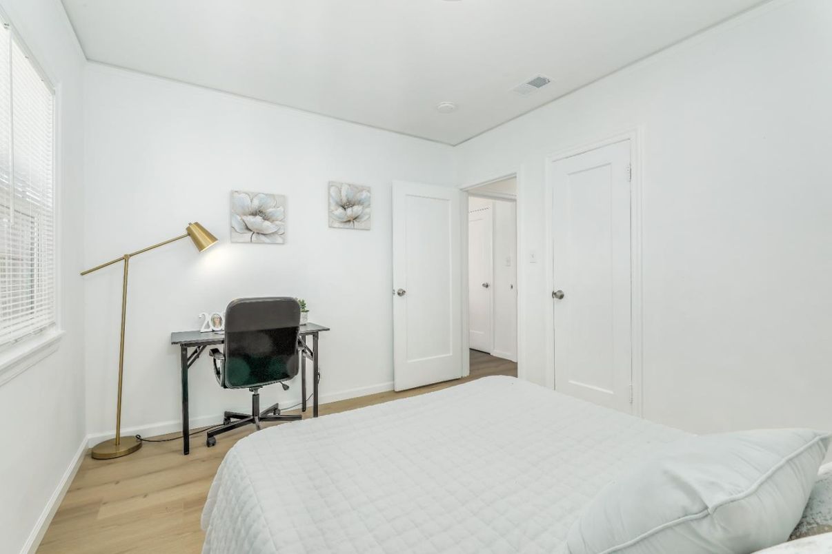 Bedroom, Home Office, Interior, Wood Texture Flooring