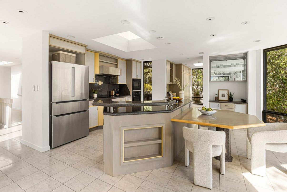 Dining room, Interior, Kitchen, Recessed Lighting, Stainless Steel Appliances