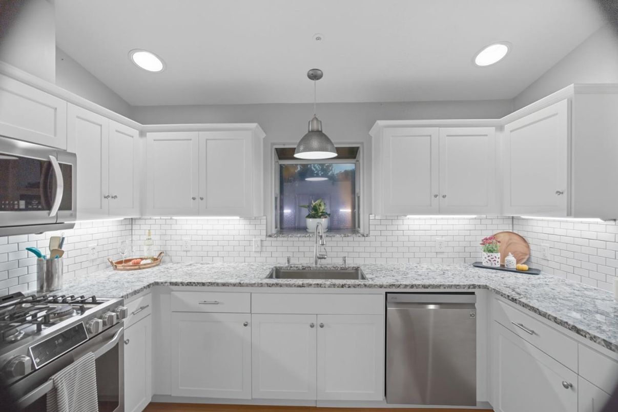 Interior, Kitchen, Pendant Lights, Recessed Lighting, Stainless Steel Appliances