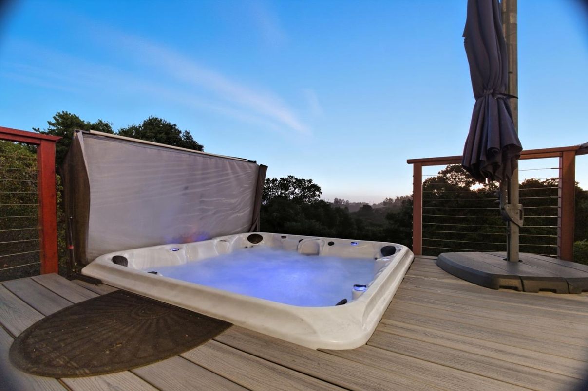 Exterior, Hot Tub
