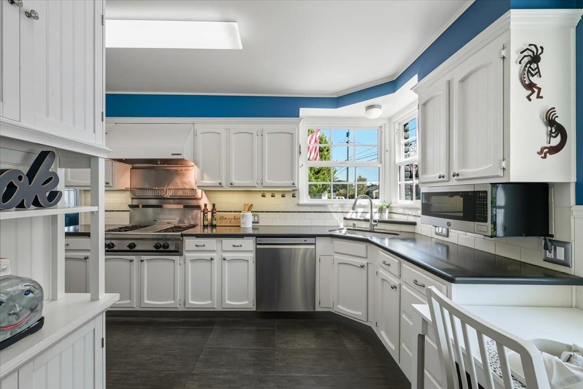 Interior, Kitchen, Stainless Steel Appliances