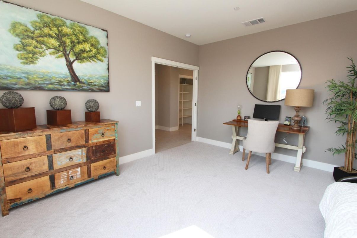 Home Office, Interior