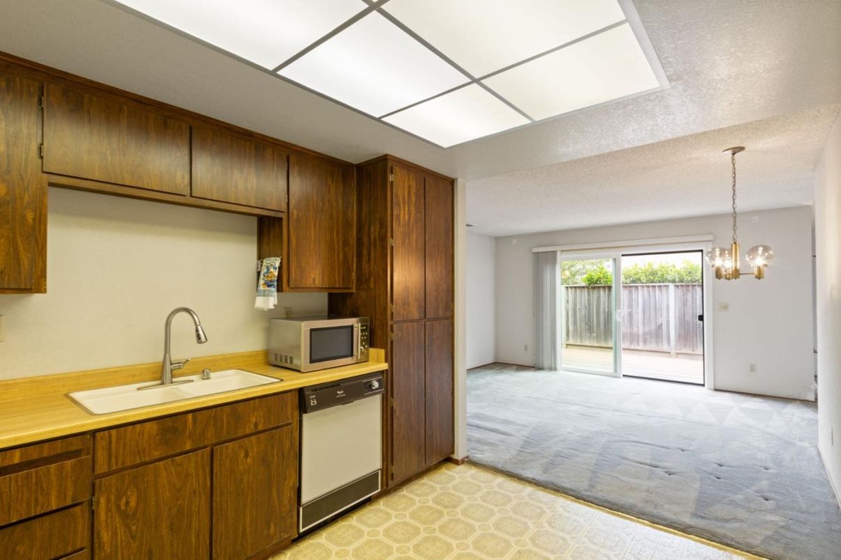 Chandelier, Interior, Kitchen