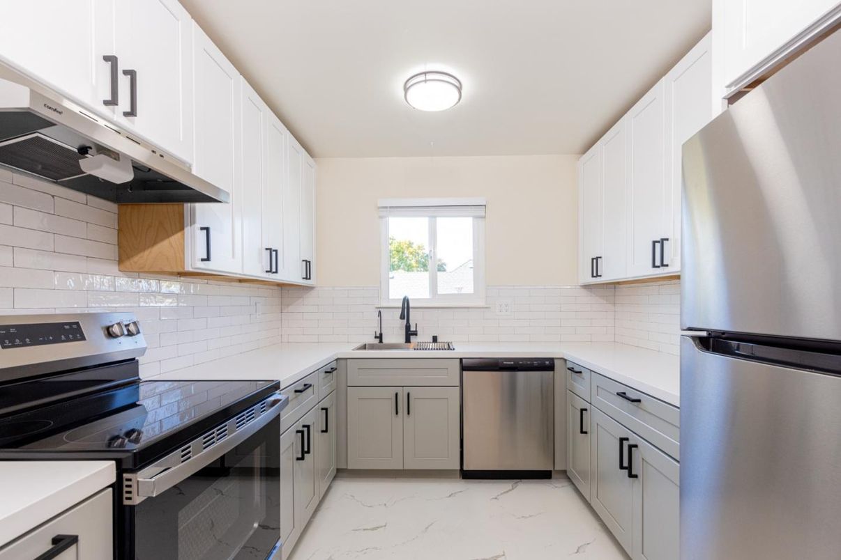 Interior, Kitchen, Marble, Stainless Steel Appliances