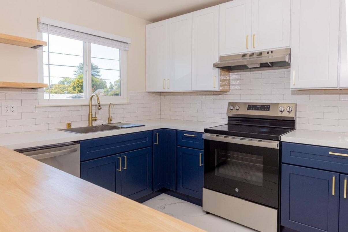 Interior, Kitchen, Marble, Stainless Steel Appliances