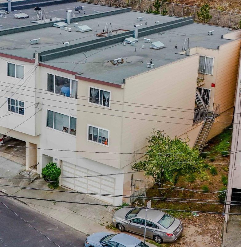 Attached, Exterior, Facade, None
