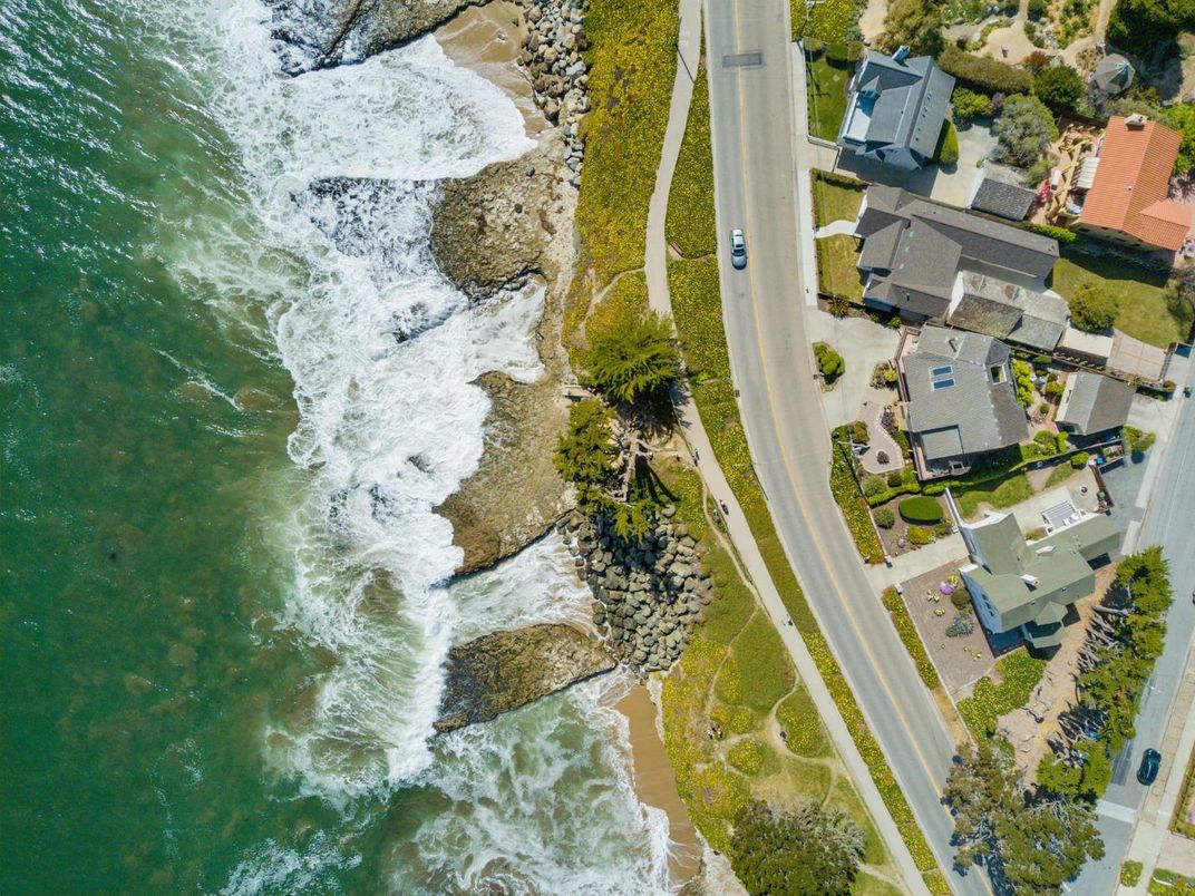 Exterior, Drone