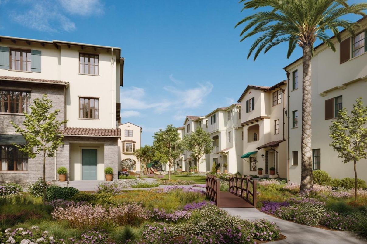 Backyard, Exterior, Facade, Mediterranean