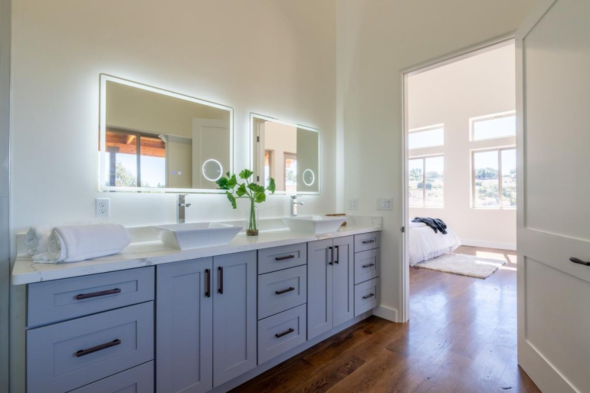 Bathroom, Dual Sink Vanities, Interior, Wood Texture Flooring