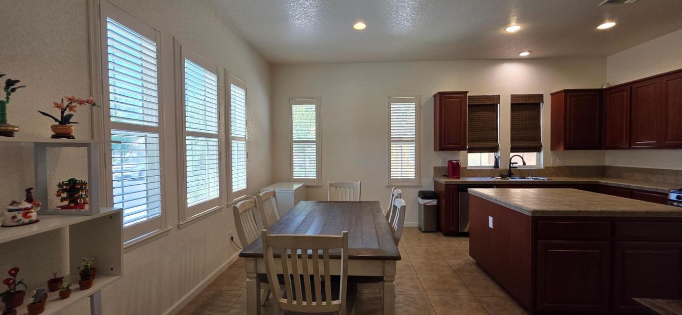 Dining room, Interior, Kitchen, Recessed Lighting