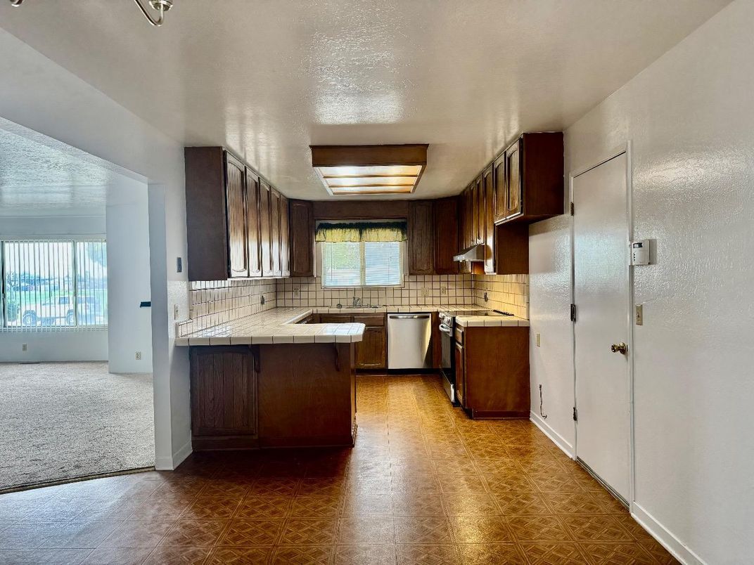 Interior, Kitchen, Tile Countertops