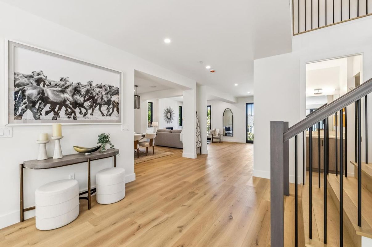 Interior, Recessed Lighting, Wood Texture Flooring