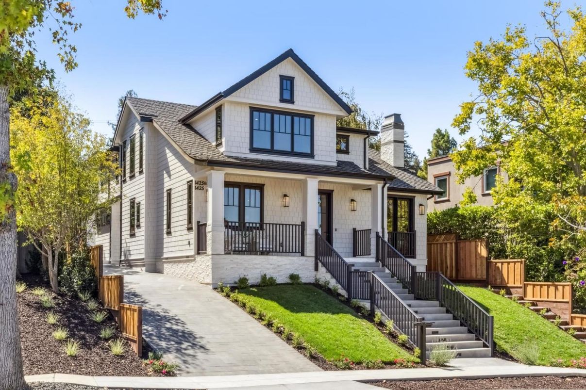 Exterior, Facade, Farmhouse