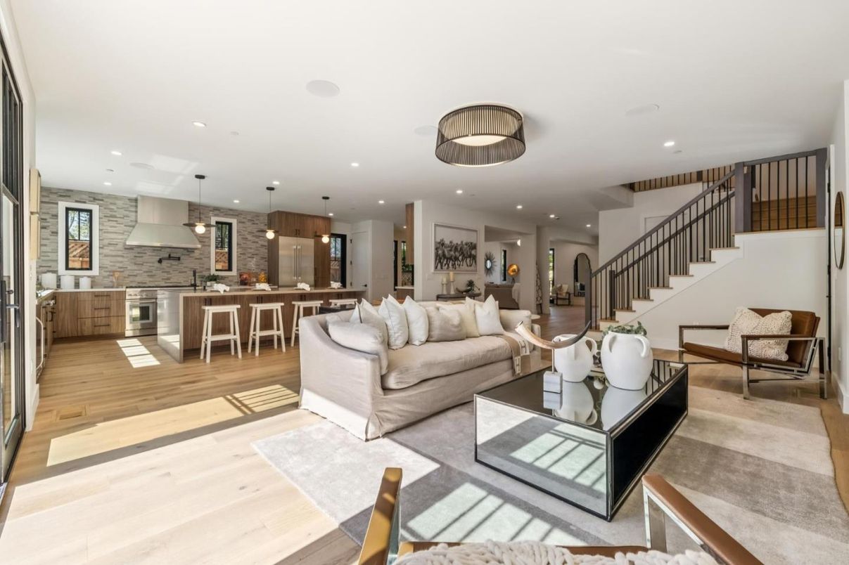 Dining room, Interior, Kitchen, Living room, Pendant Lights, Recessed Lighting, Stainless Steel Appliances, Wood Texture Flooring