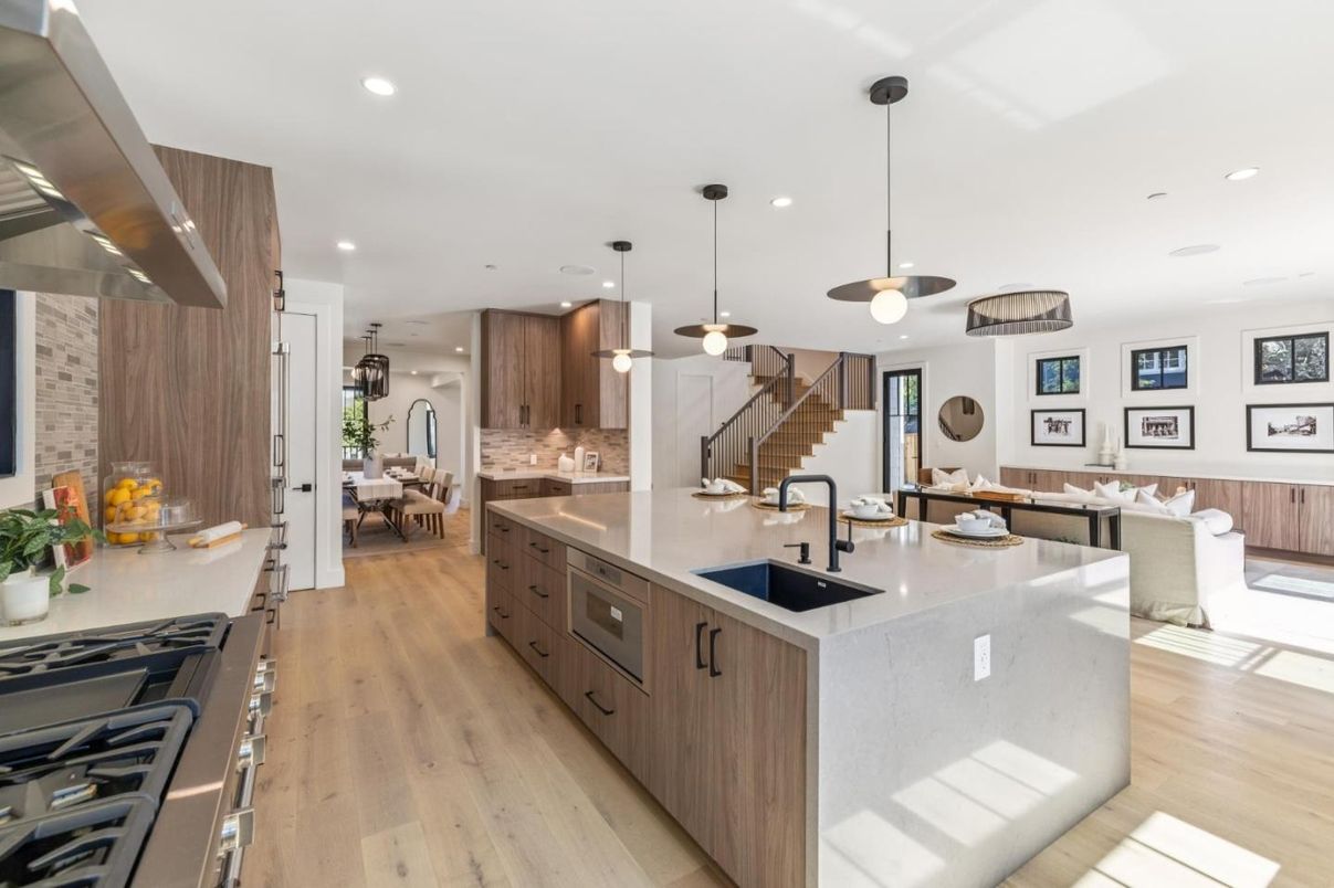 Dining room, Interior, Kitchen, Pendant Lights, Recessed Lighting, Stainless Steel Appliances, Wood Texture Flooring