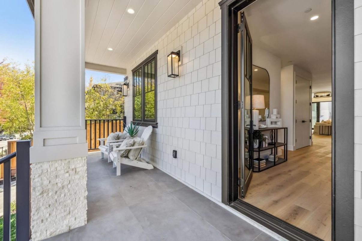 Exterior, Recessed Lighting