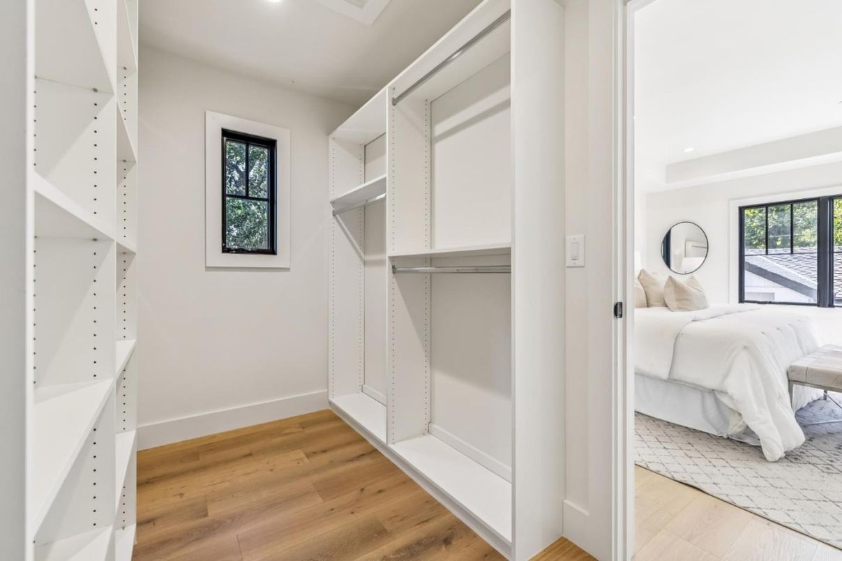 Bedroom, Interior, Recessed Lighting, Walk-in Closets, Wood Texture Flooring